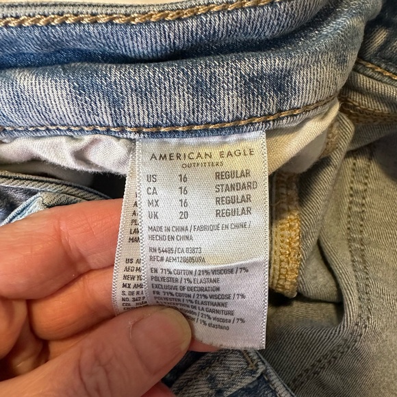 Distressed Blue Jeans - Picture 3 of 5